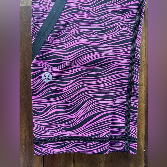Lululemon On Track Crop Life Lines Polar Pink Black - Picture 10 of 13